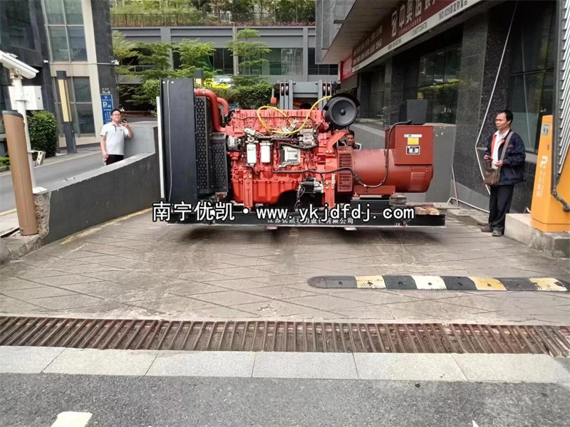 2023年4月4日，300kw玉柴發(fā)電機(jī)組南寧某廣場(chǎng)搬遷現(xiàn)場(chǎng)