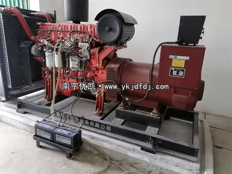 2023年9月20日，300kw玉柴發(fā)電機組保養(yǎng)安裝調試