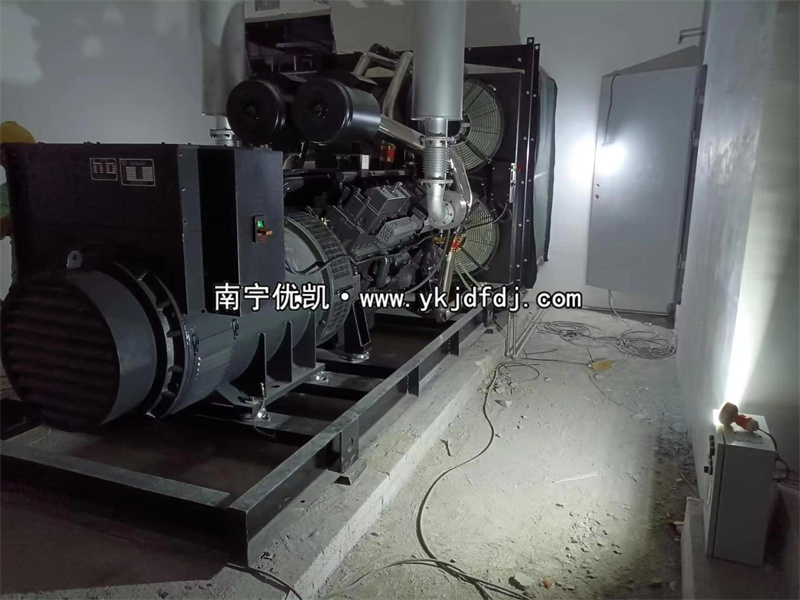 2023年10月25日，800kw上海凱普發(fā)電機(jī)組百色項目安裝現(xiàn)場