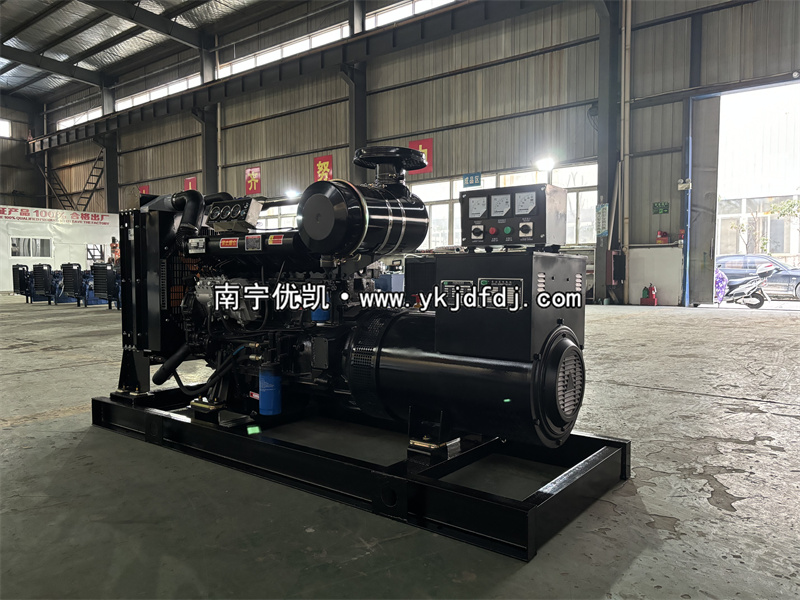 2025年3月13日，120kw濰坊雷納柴油發(fā)電機組裝車發(fā)貨