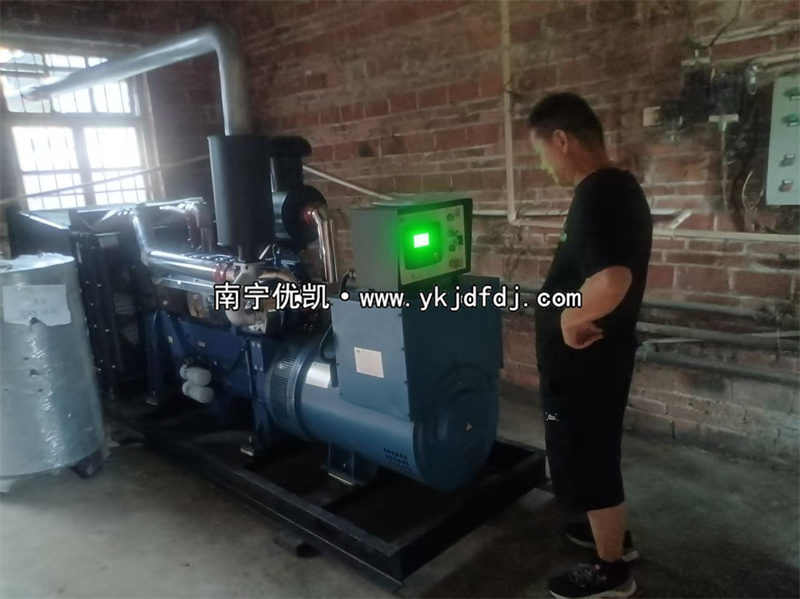 2025年6月16日，玉林某中學項目200kw柴油發(fā)電機組到貨安裝調試
