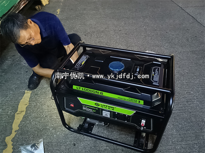 2025年9月1日，綠田8kw汽油發(fā)電機(jī)組試機(jī)發(fā)貨
